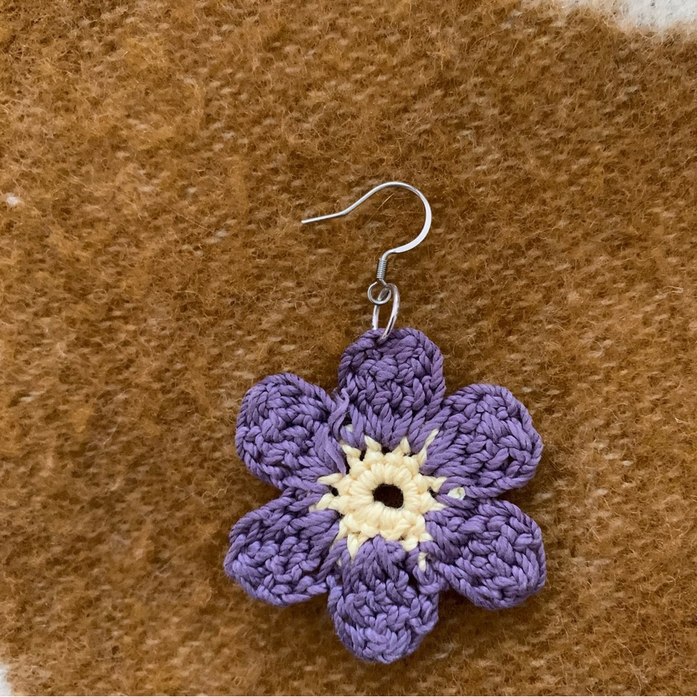 HANDMADE Crochet Flower Earrings - Picture 4 of 8